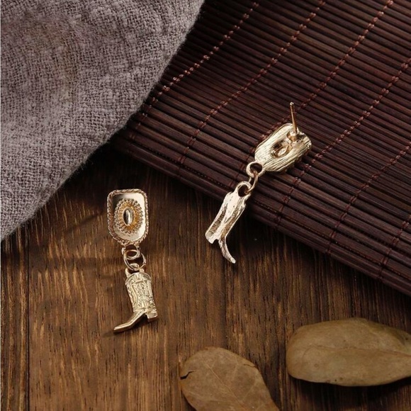 Cowboy boot hat earrings gold new - Picture 3 of 4